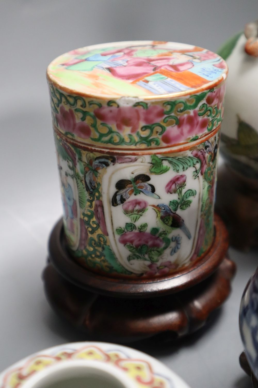 A group of Chinese porcelain bowls and vases and wood items etc., 19th/20th century